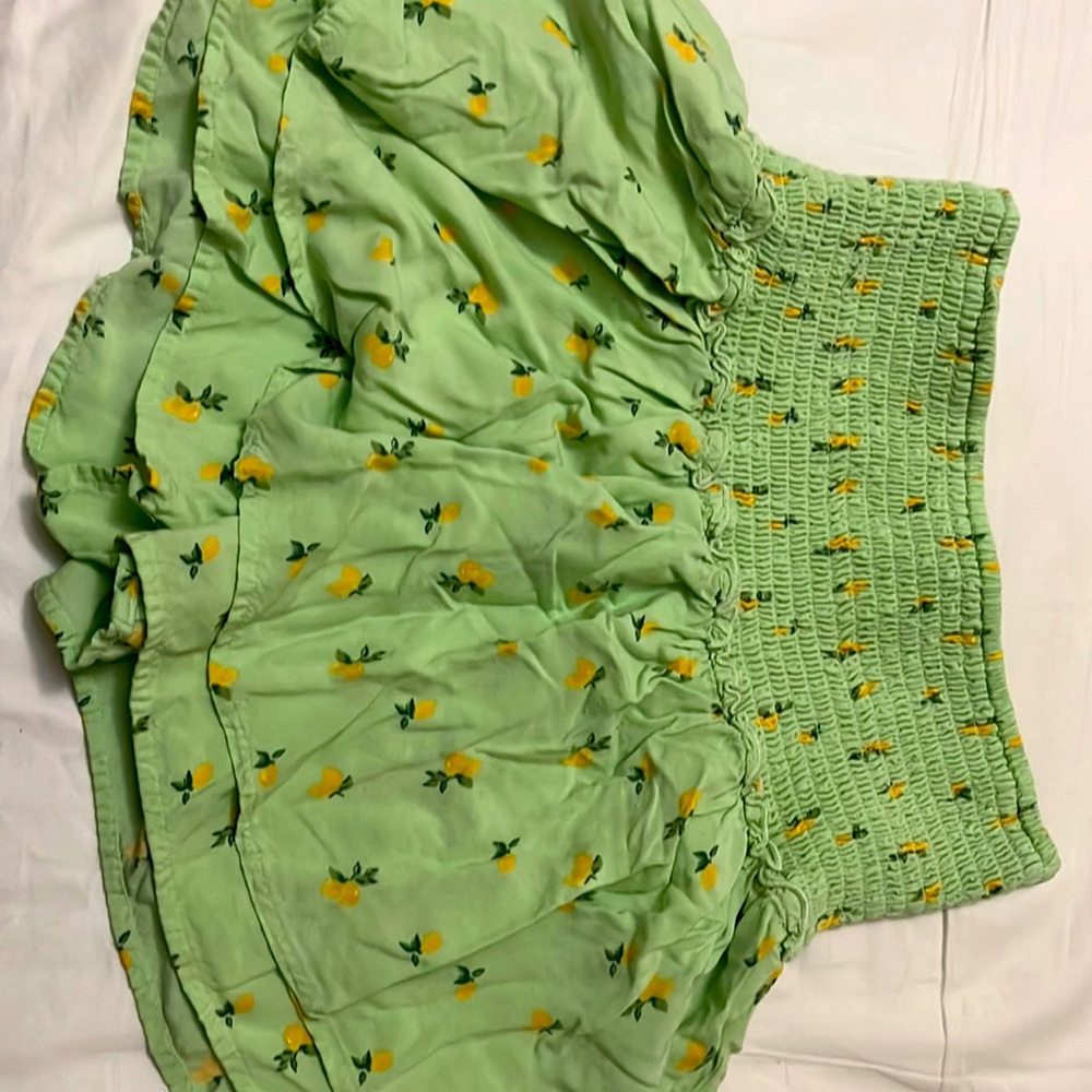 Green skort, Hollister, Ultra-high-rise, used 2 times.